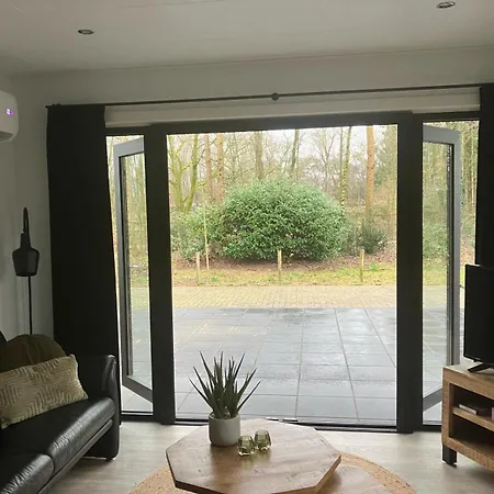 Sfeervol Ingericht 6 Persoons Chalet Aan De Bossen In 4-18 Chalet *