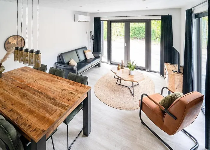 Sfeervol Ingericht 6 Persoons Chalet Aan De Bossen In 4-18 Alpesi faház *